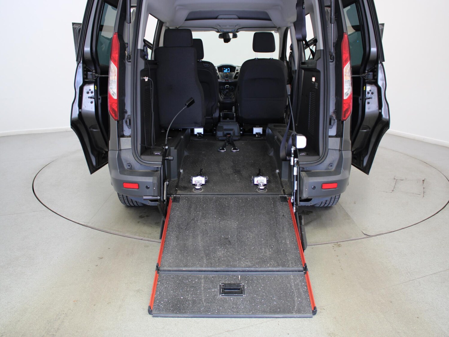 Used Ford Tourneo Connect 2017 for sale - 77829361: Photo 40