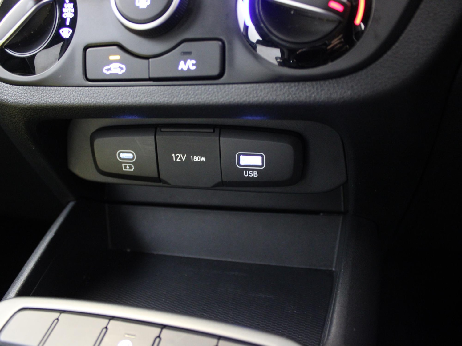 Used Hyundai i10 2024 for sale - 76502945: Photo 27