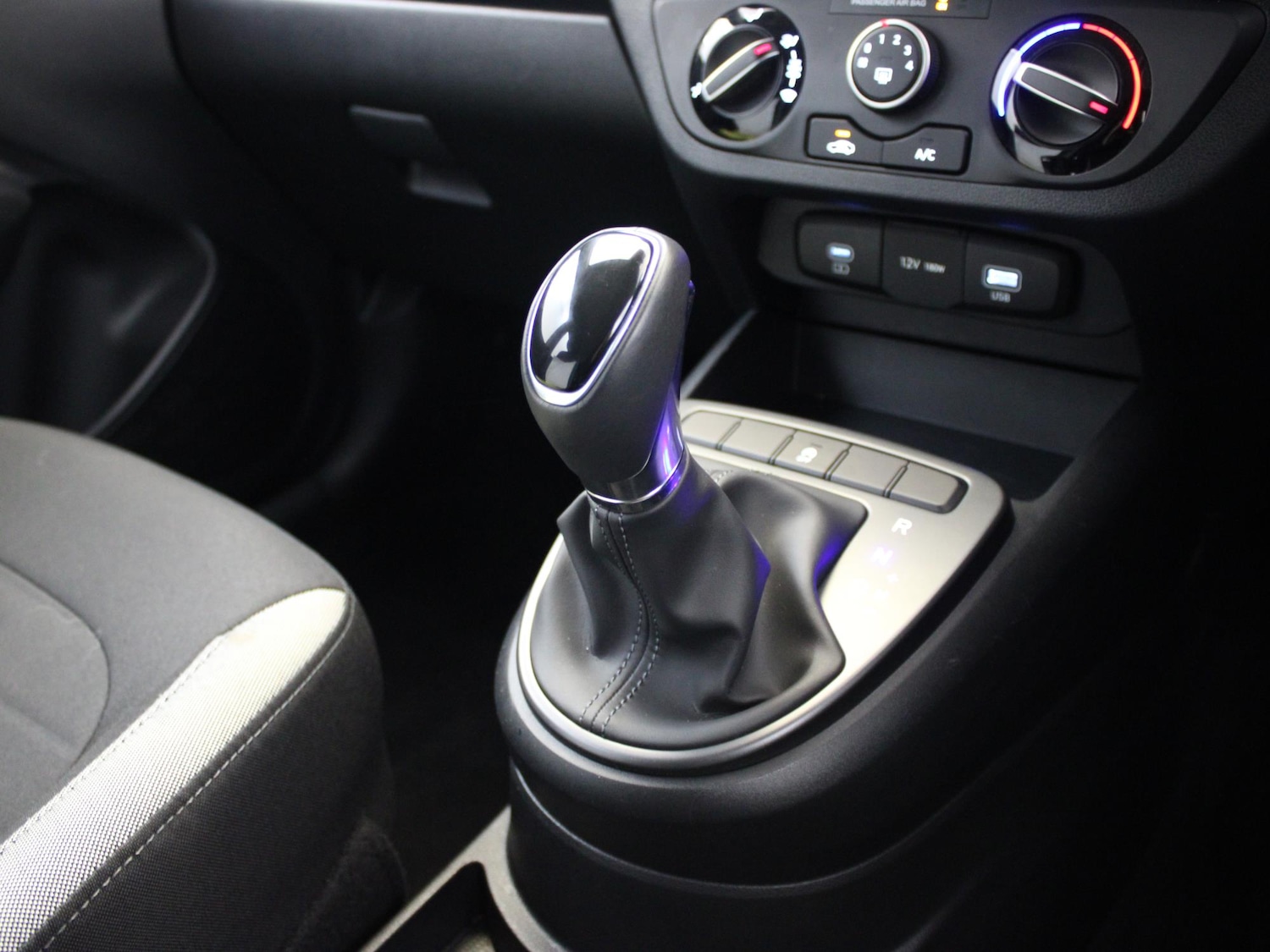 Used Hyundai i10 2024 for sale - 76502945: Photo 29