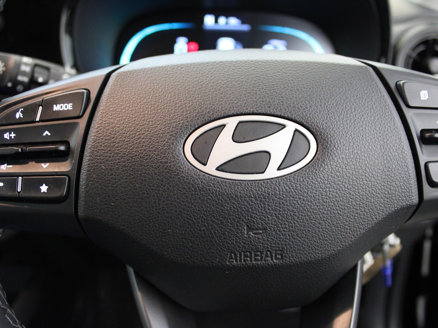 Used Hyundai i10 2024 for sale - 76502945: Photo 31