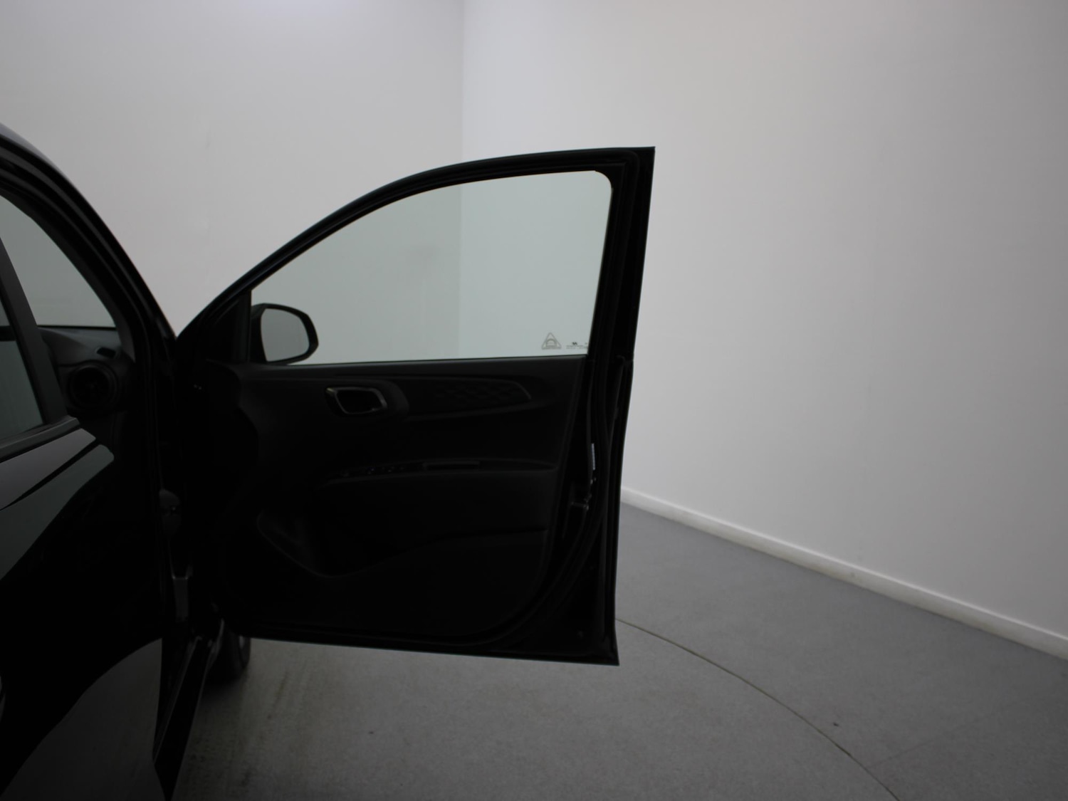 Used Hyundai i10 2024 for sale - 76502945: Photo 35