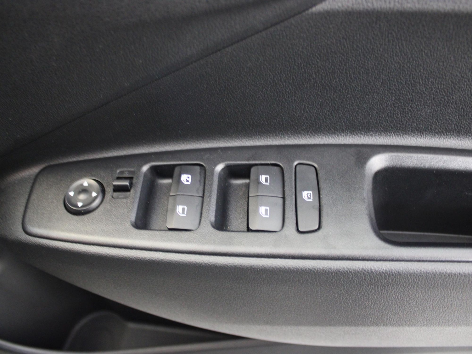 Used Hyundai i10 2024 for sale - 76502945: Photo 36