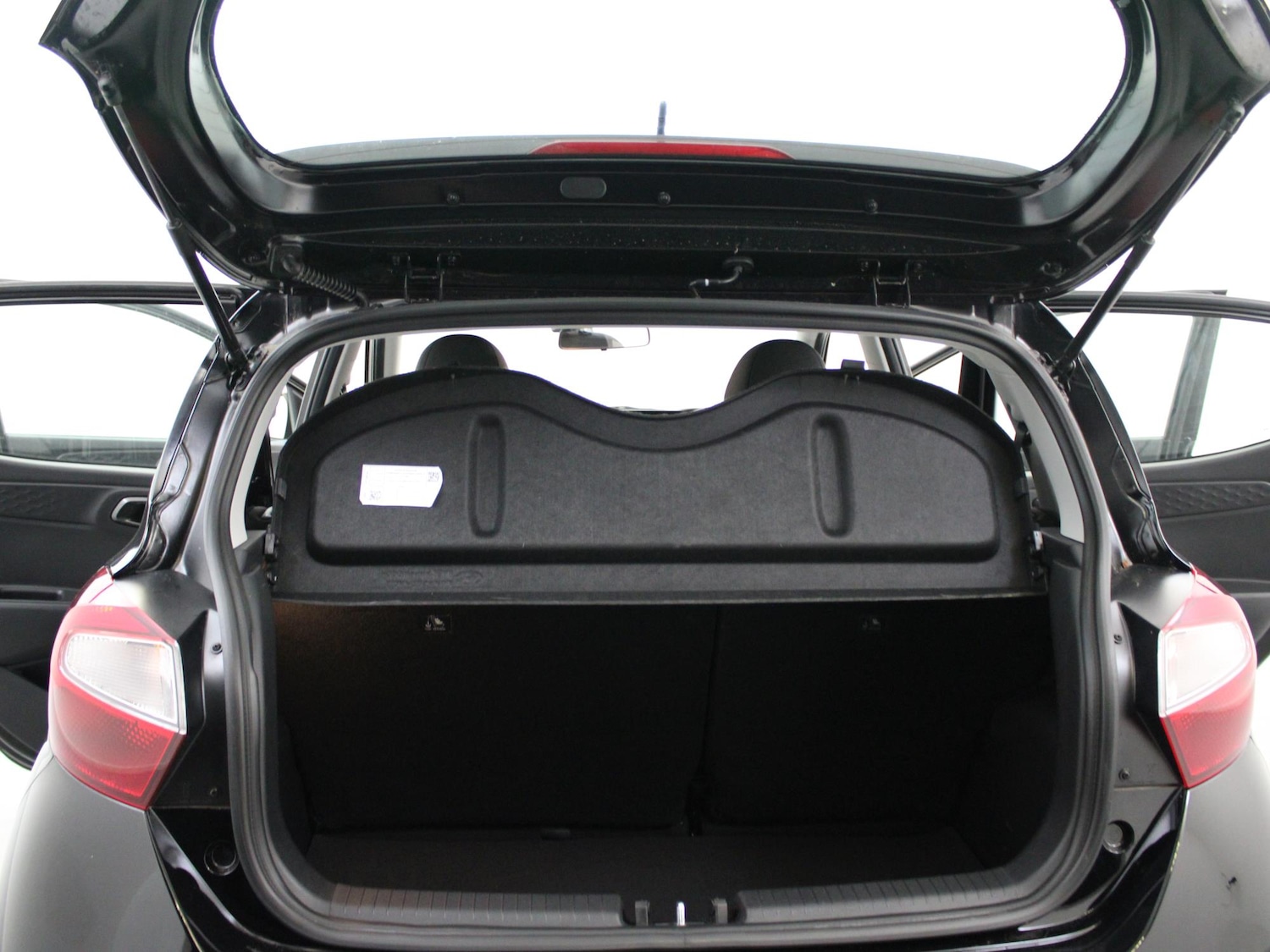 Used Hyundai i10 2024 for sale - 76502945: Photo 37