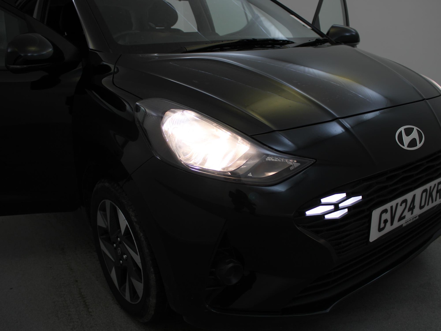 Used Hyundai i10 2024 for sale - 76502945: Photo 39