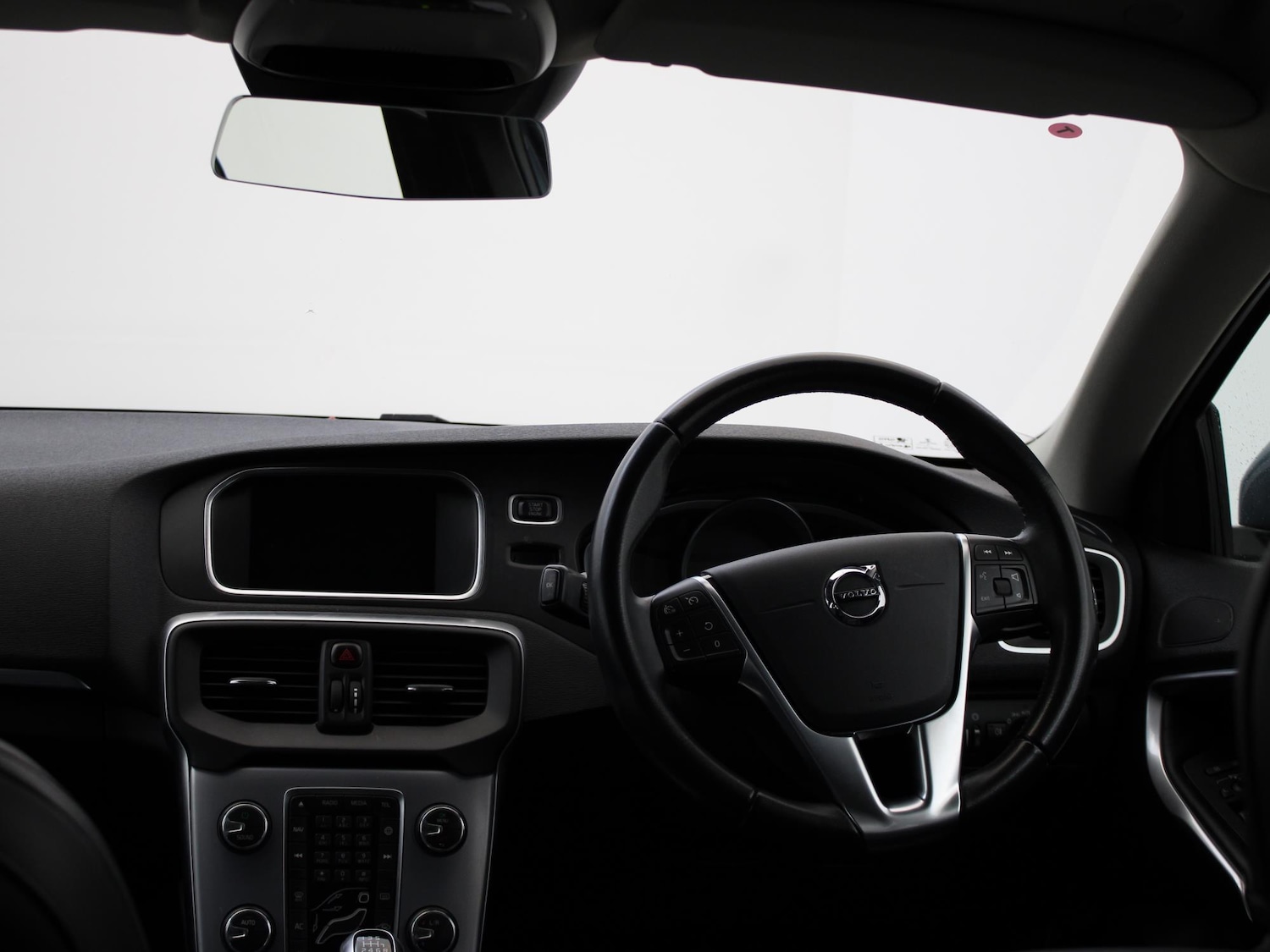 Used Volvo V40 2018 for sale - 77473018: Photo 11