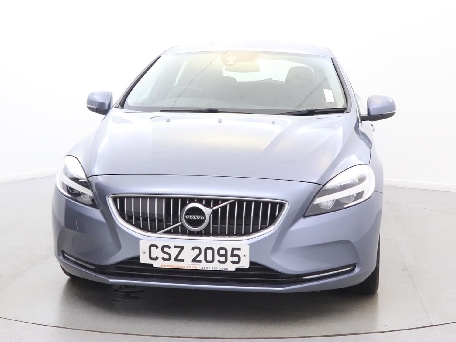 Used Volvo V40 2018 for sale - 77473018: Photo 2