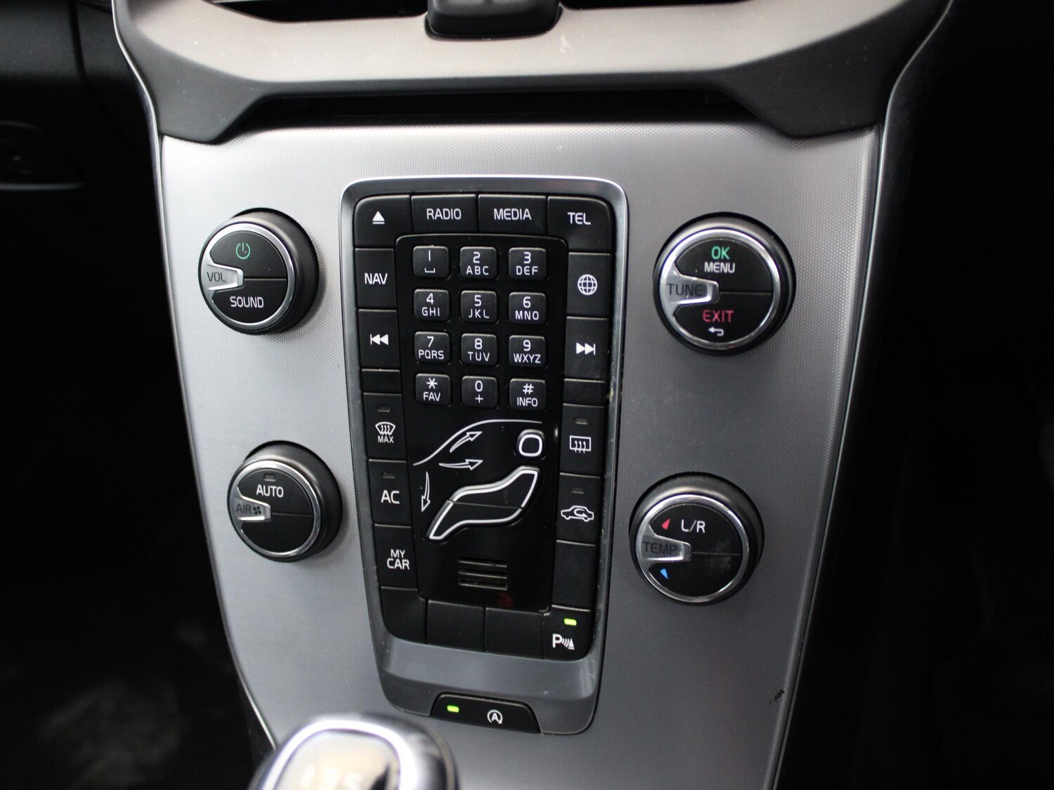 Used Volvo V40 2018 for sale - 77473018: Photo 24