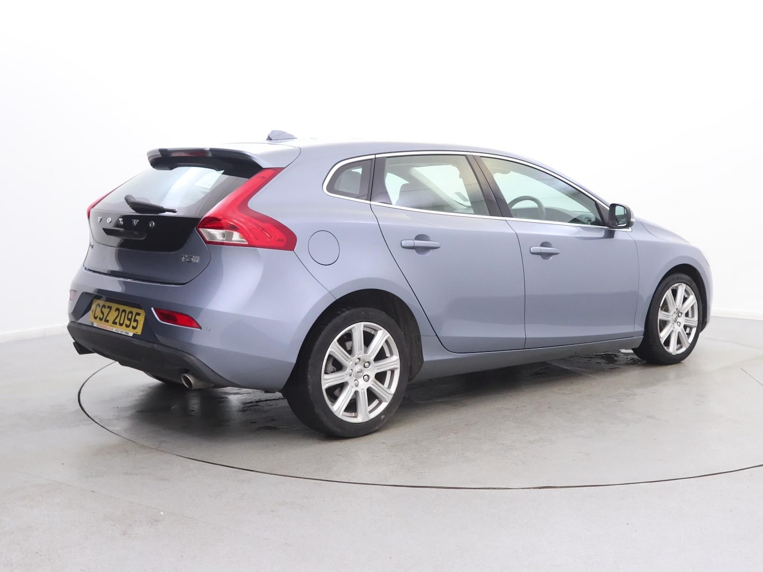 Used Volvo V40 2018 for sale - 77473018: Photo 5