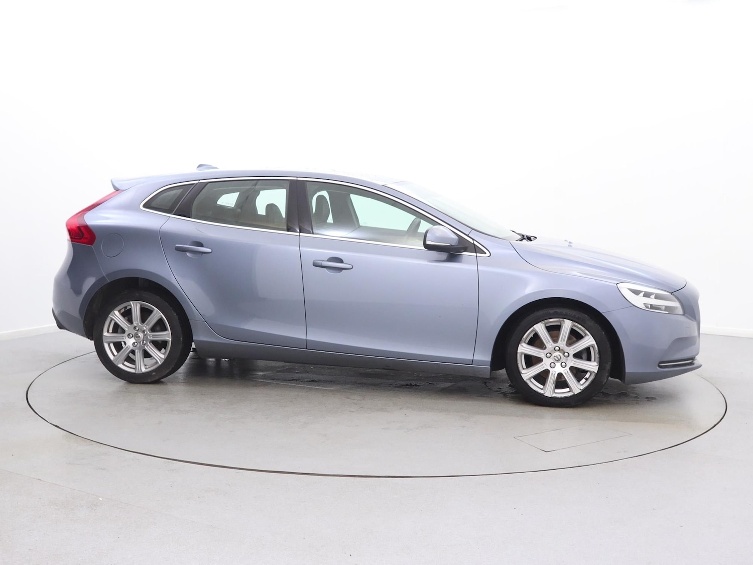 Used Volvo V40 2018 for sale - 77473018: Photo 8