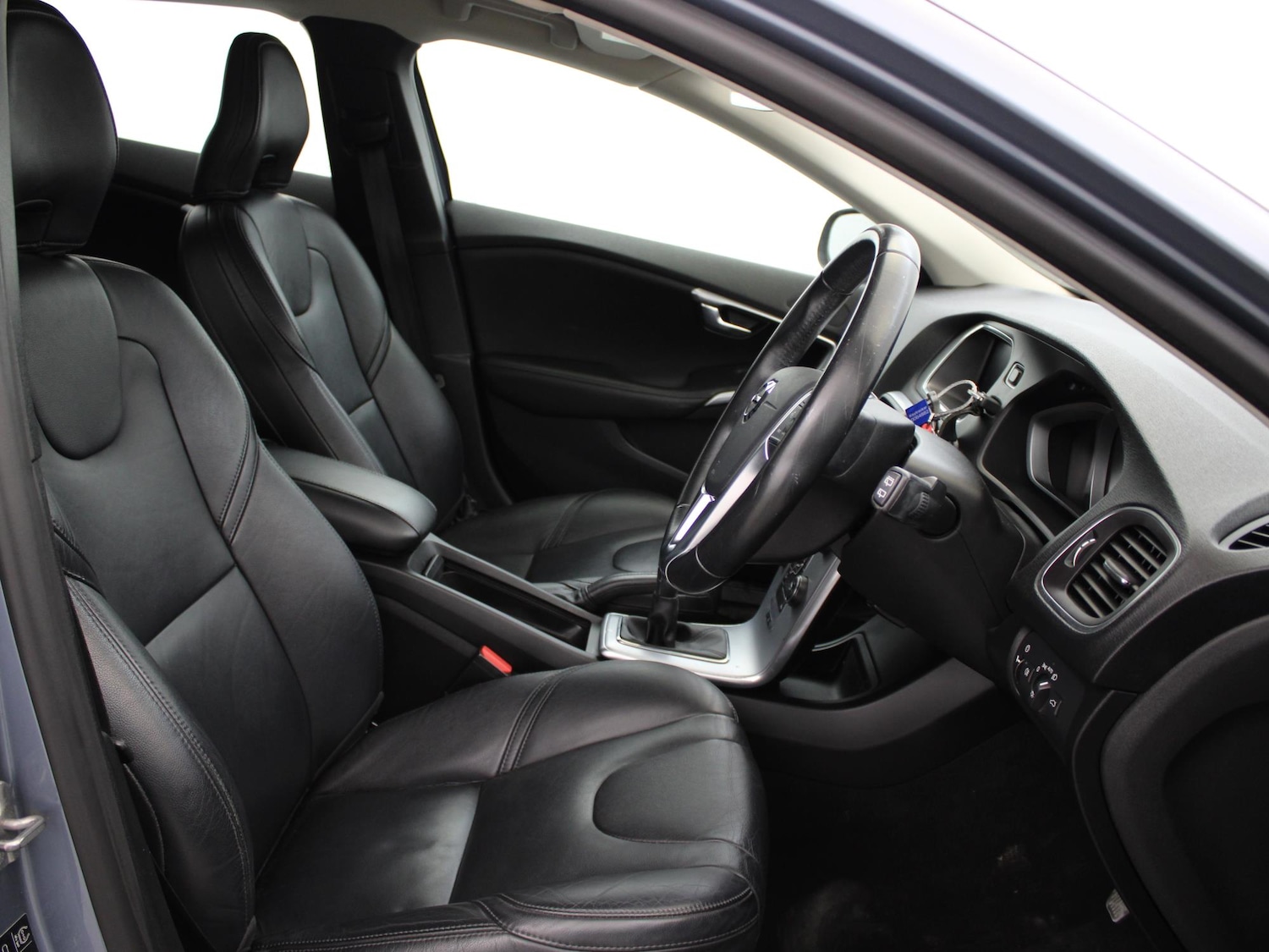 Used Volvo V40 2018 for sale - 77473018: Photo 9