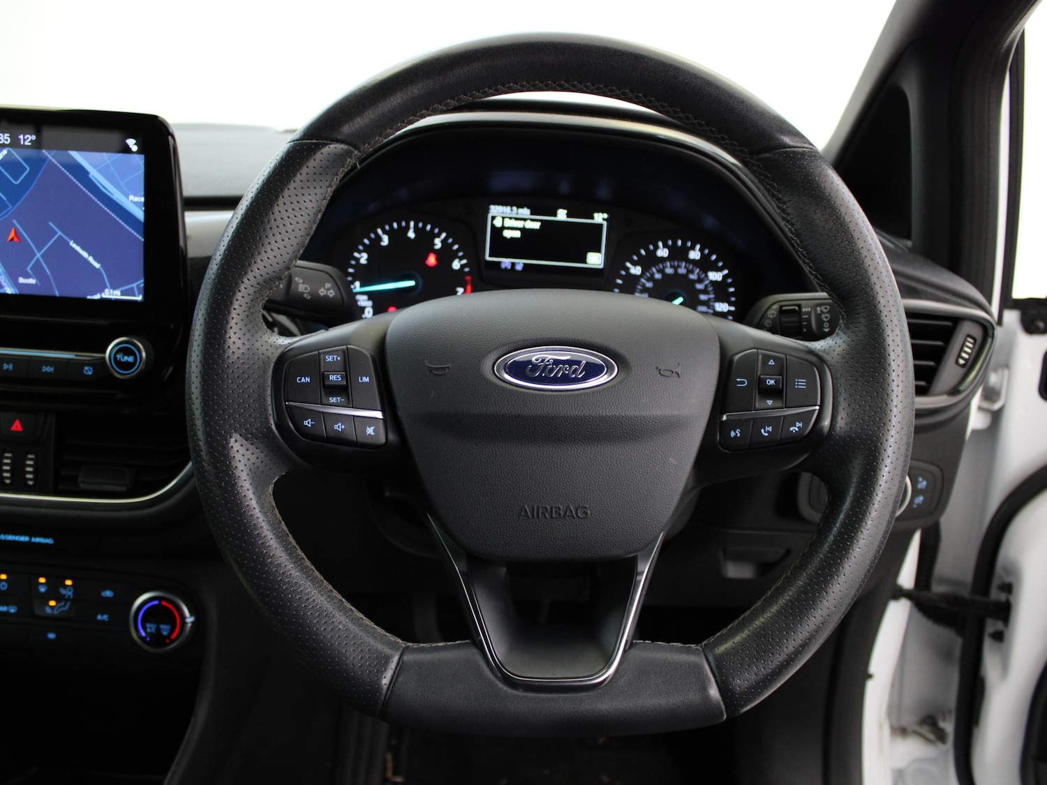 Used Ford Fiesta 2018 for sale - 76610990: Photo 25