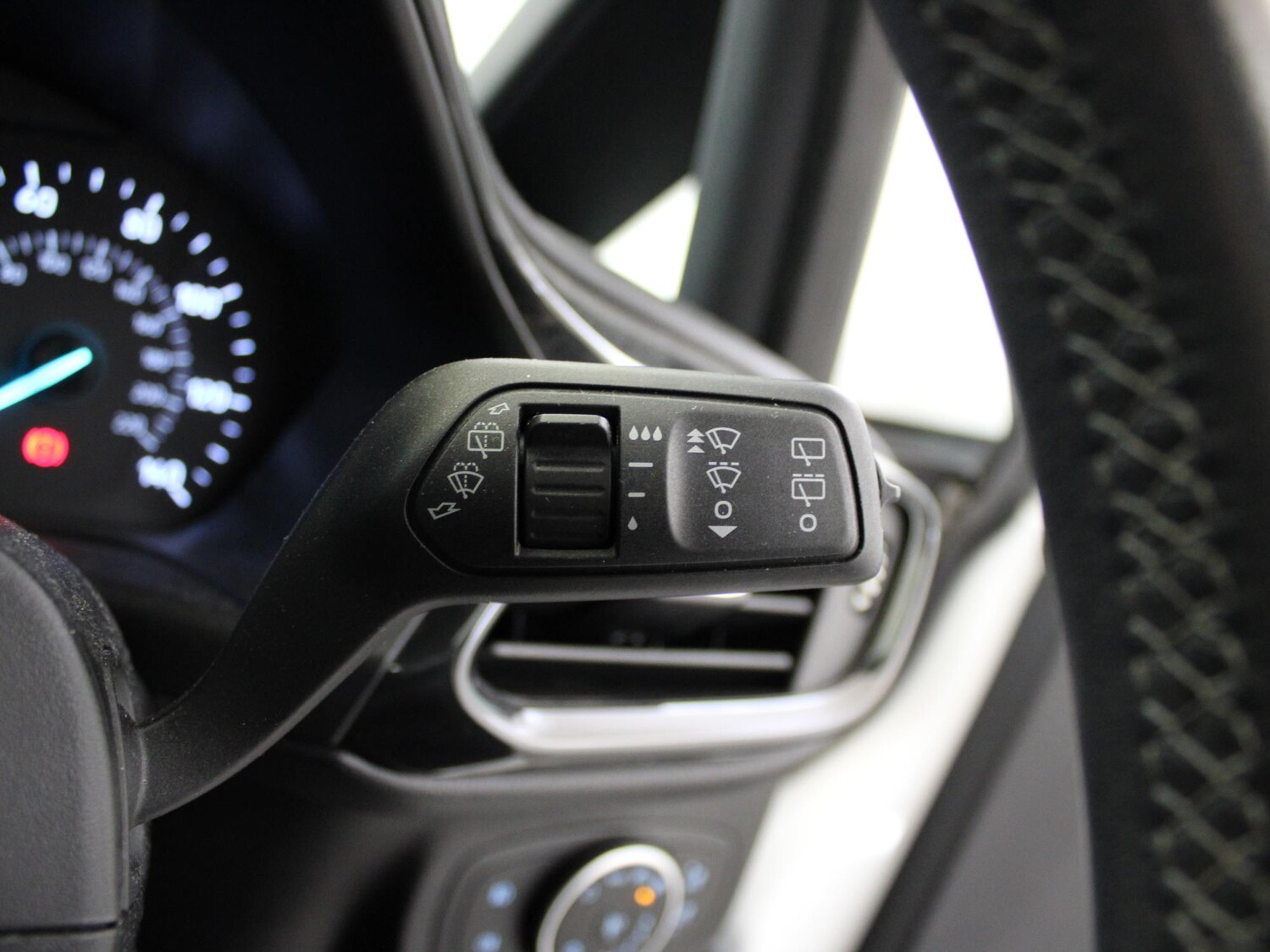 Used Ford Fiesta 2018 for sale - 76610990: Photo 30