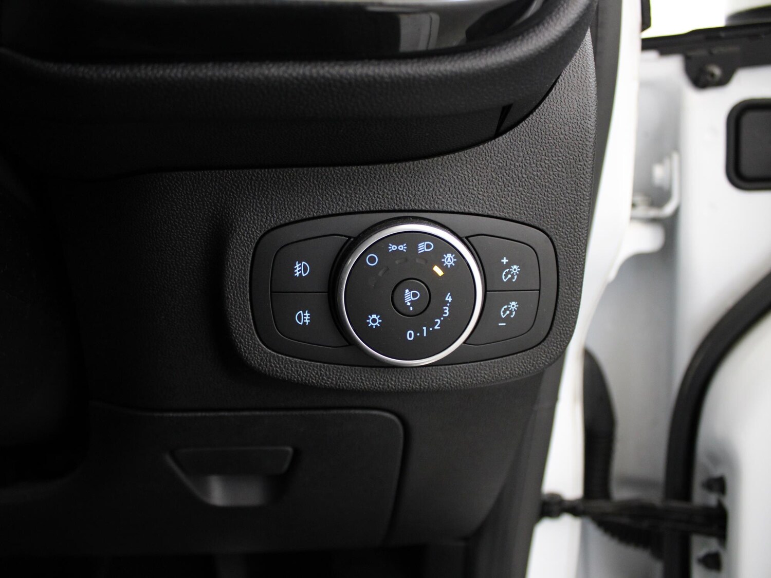 Used Ford Fiesta 2018 for sale - 76610990: Photo 31