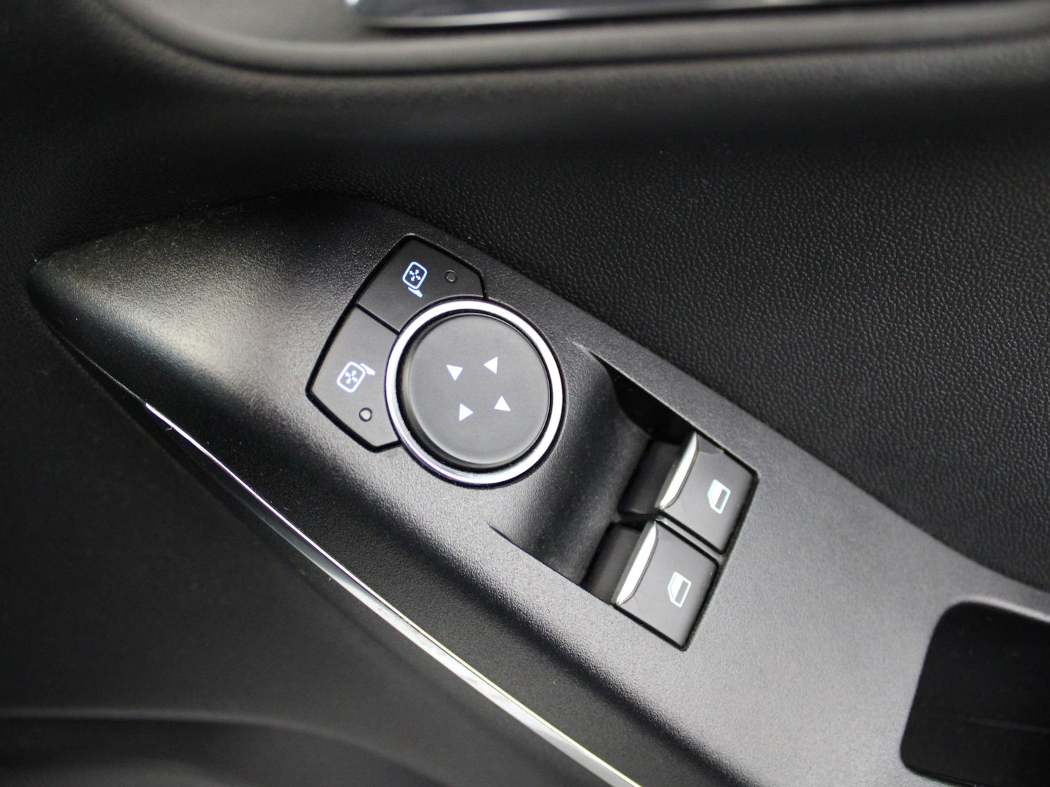 Used Ford Fiesta 2018 for sale - 76610990: Photo 34