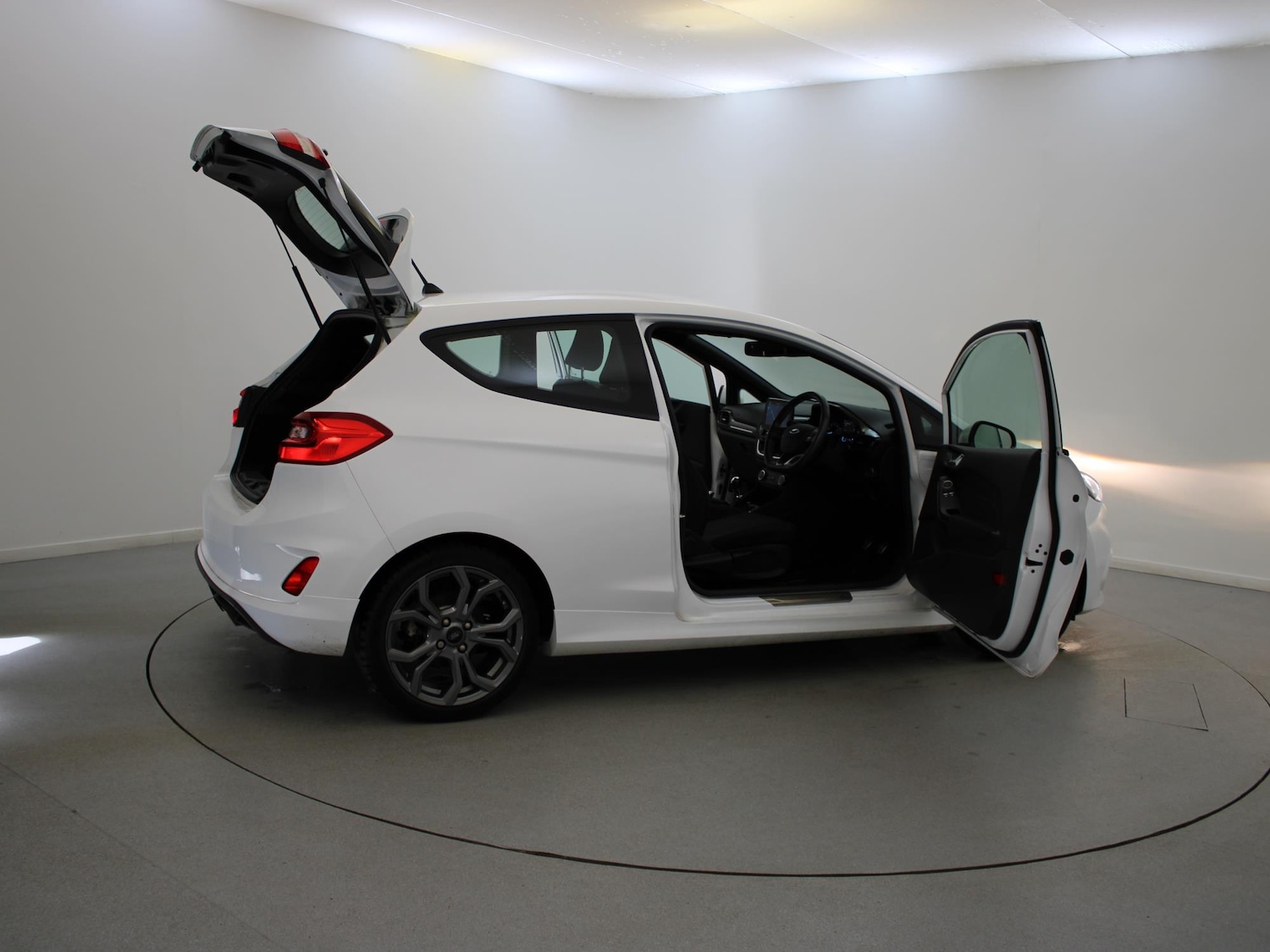 Used Ford Fiesta 2018 for sale - 76610990: Photo 36