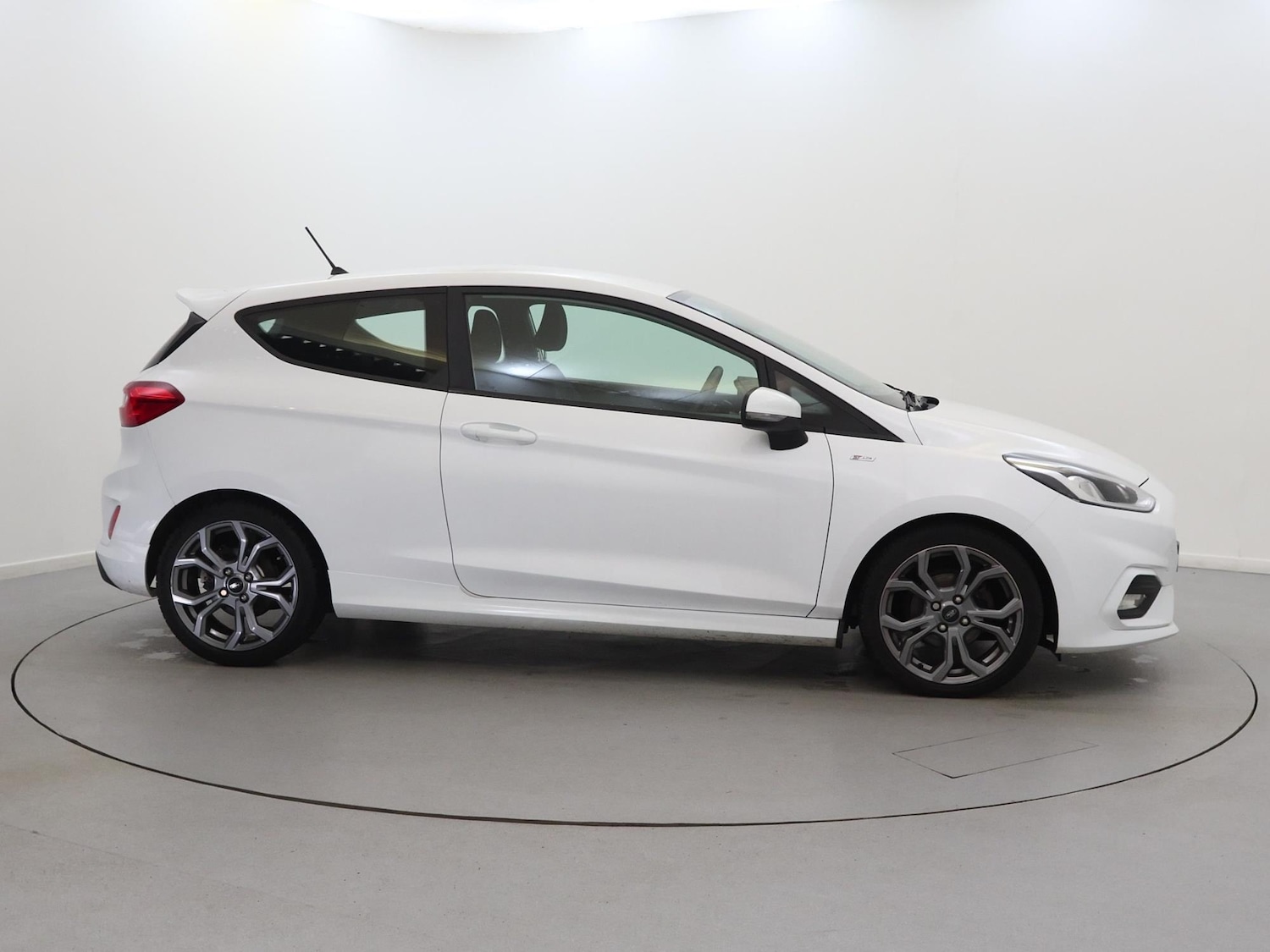 Used Ford Fiesta 2018 for sale - 76610990: Photo 8