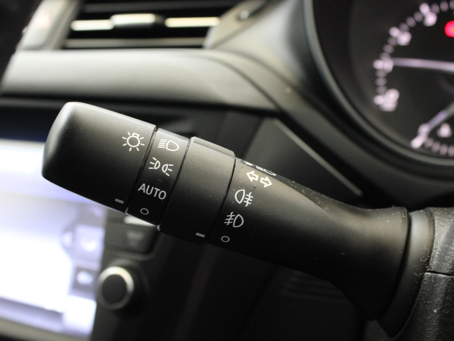 Used Toyota Avensis 2017 for sale - 76515870: Photo 17