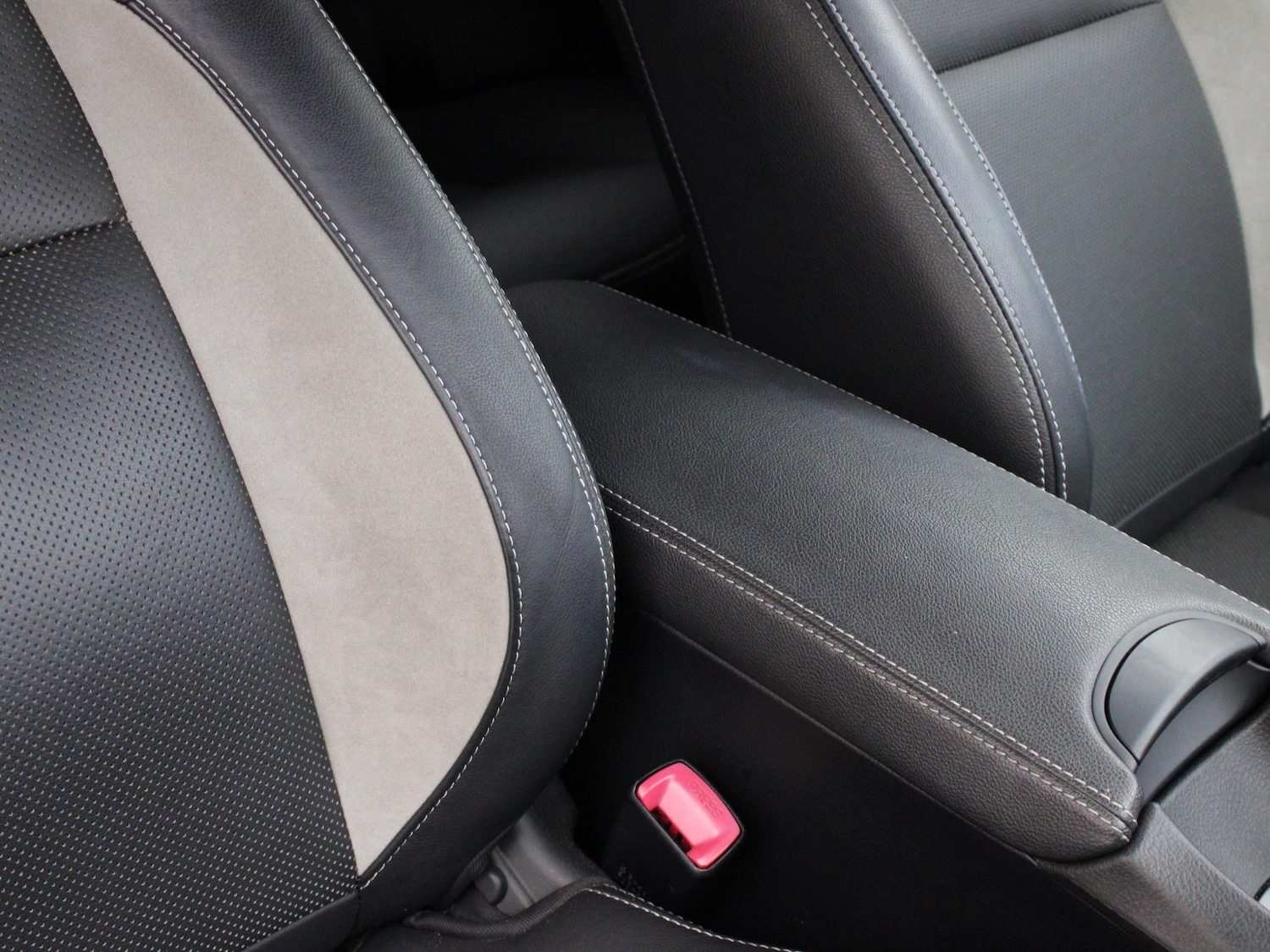 Used Toyota Avensis 2017 for sale - 76515870: Photo 27