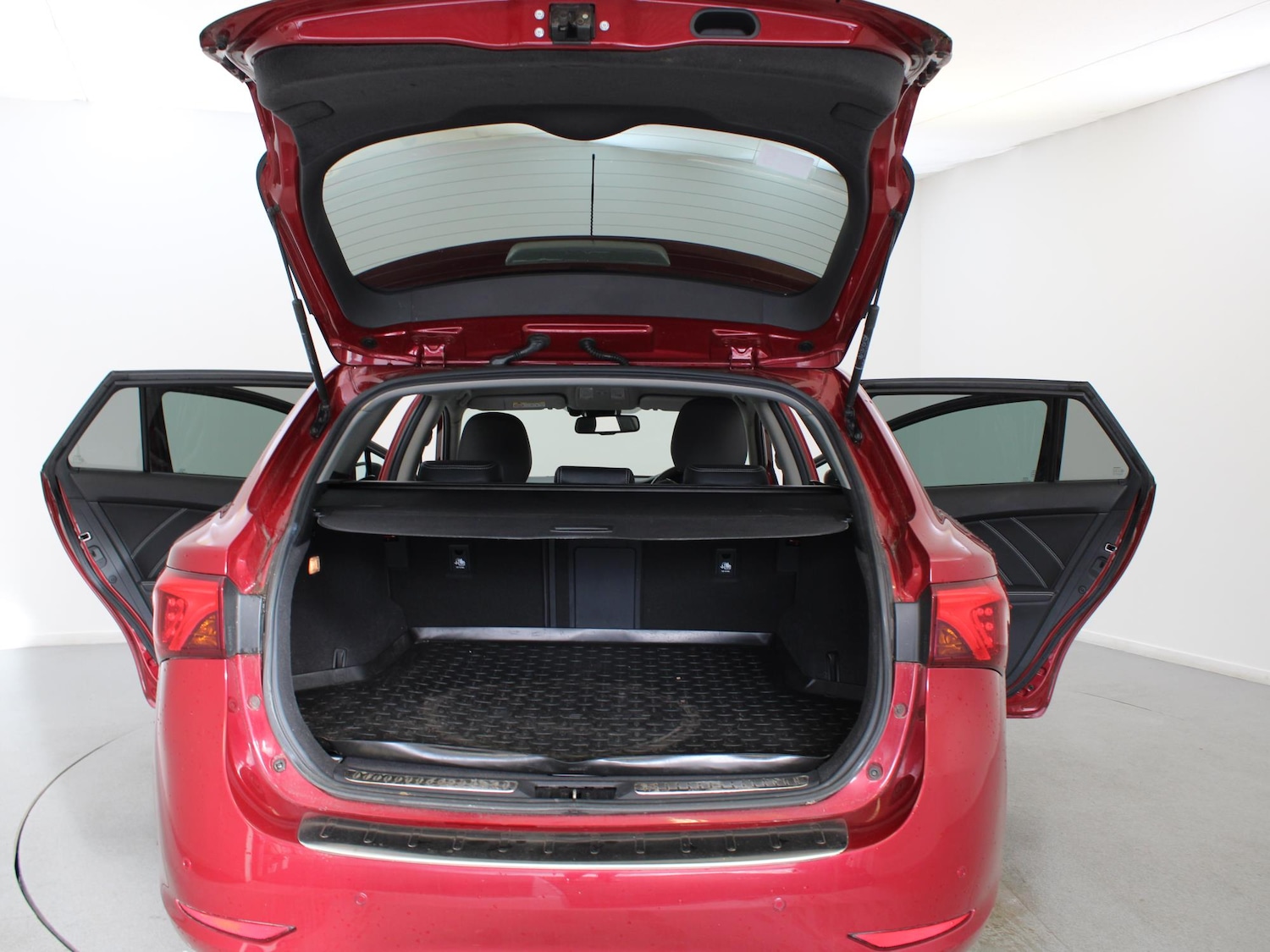 Used Toyota Avensis 2017 for sale - 76515870: Photo 30