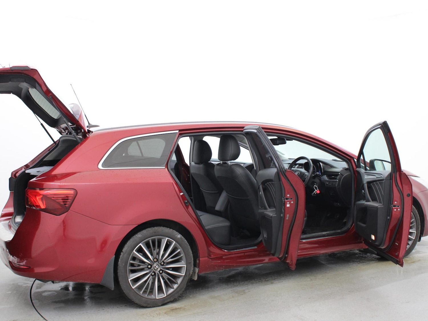 Used Toyota Avensis 2017 for sale - 76515870: Photo 31