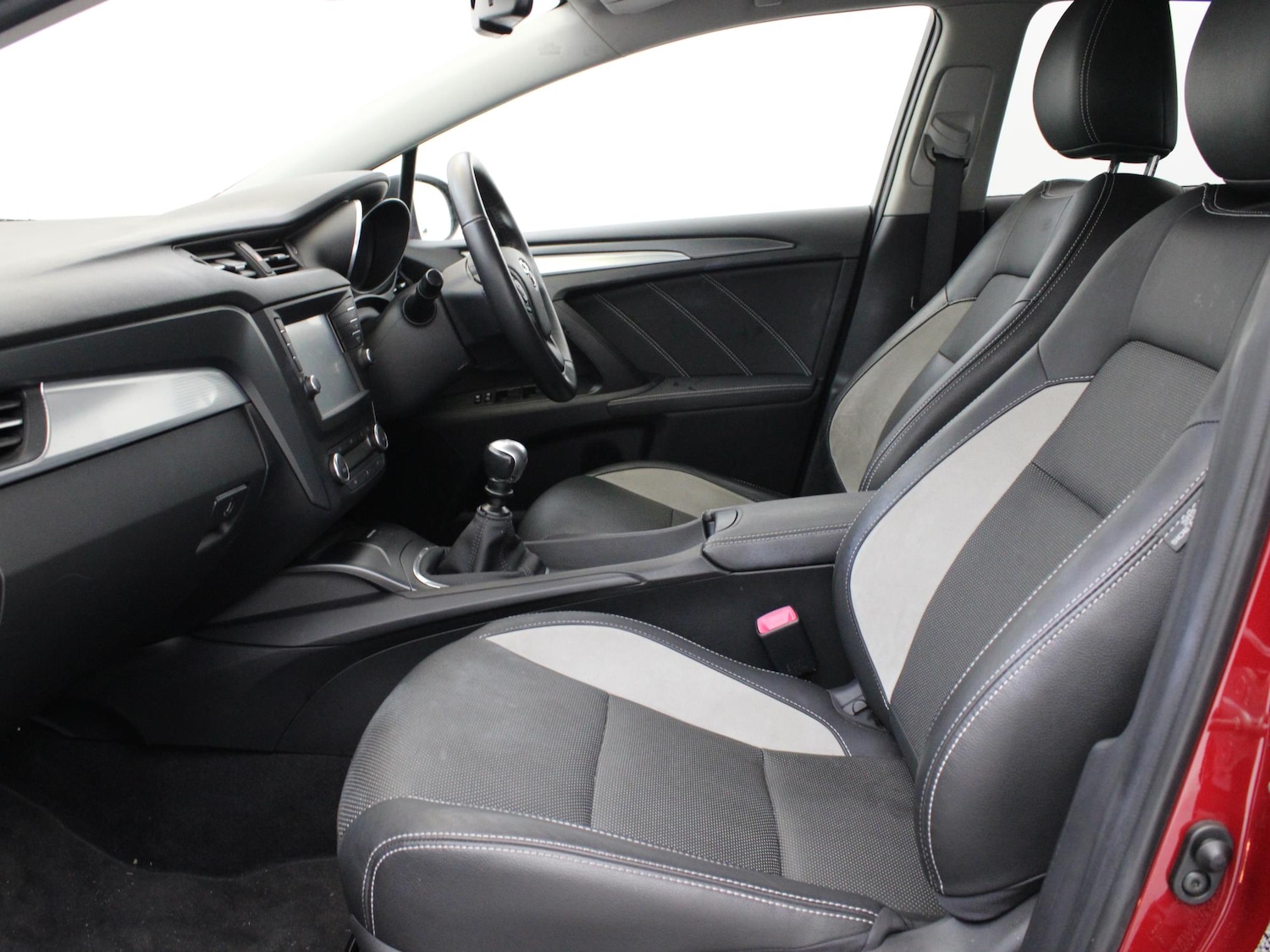 Used Toyota Avensis 2017 for sale - 76515870: Photo 9