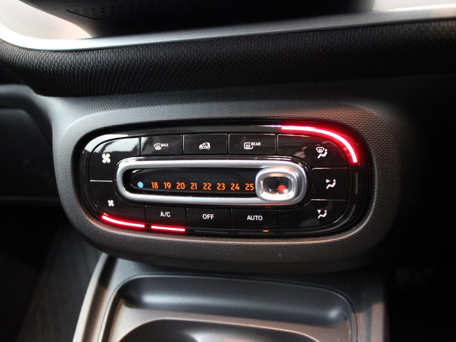 Used smart fortwo 2017 for sale - 76411648: Photo 28