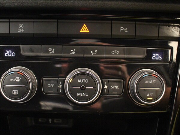 Used Volkswagen T-Roc 2021 for sale - 75627920: Photo 21
