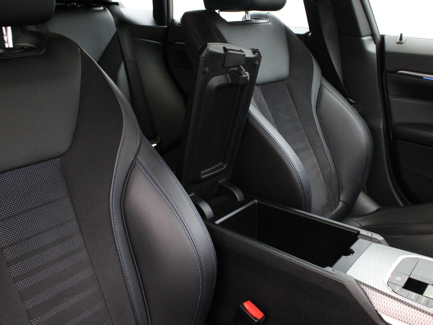 Used BMW i4 2022 for sale - 76662224: Photo 28