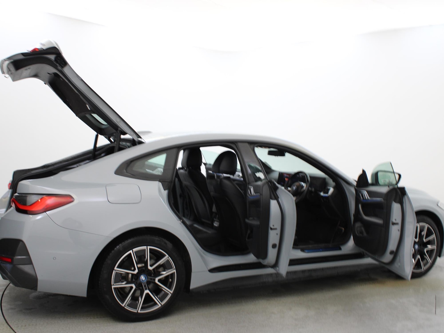 Used BMW i4 2022 for sale - 76662224: Photo 33