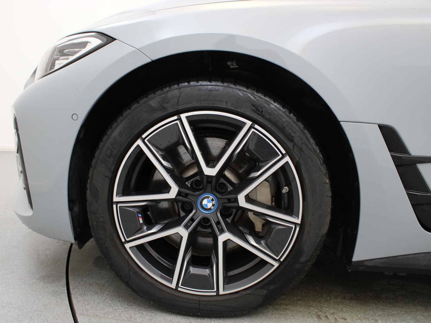 Used BMW i4 2022 for sale - 76662224: Photo 39