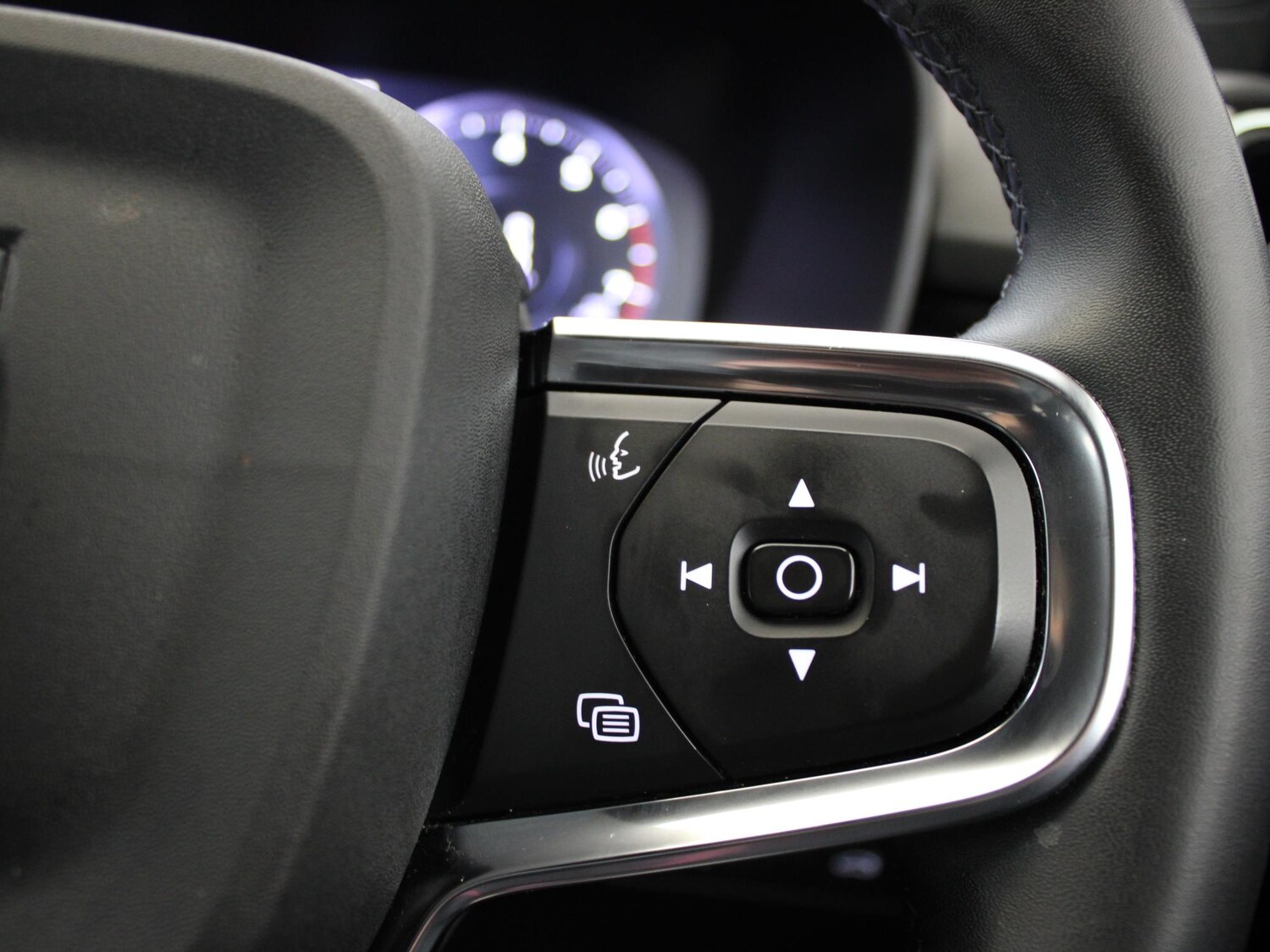 Used Volvo XC40 2022 for sale - 78052825: Photo 14