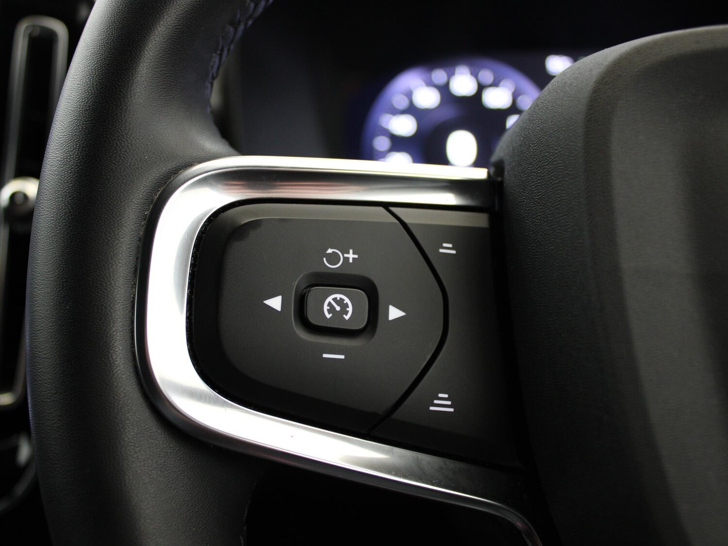 Used Volvo XC40 2022 for sale - 78052825: Photo 15