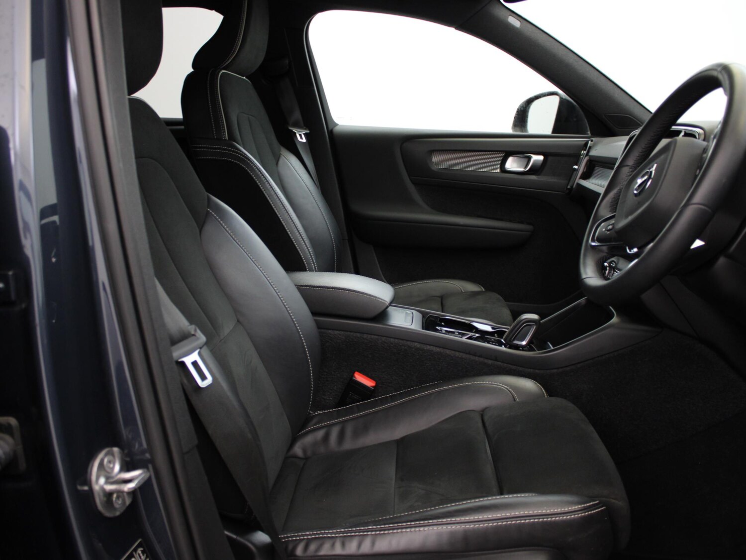 Used Volvo XC40 2022 for sale - 78052825: Photo 9