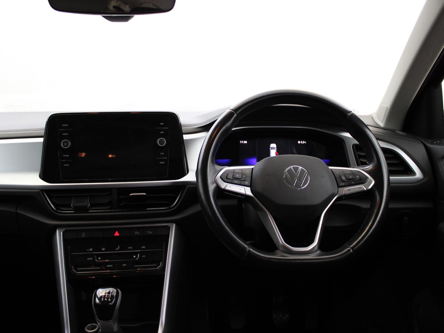 Used Volkswagen T-Roc 2022 for sale - 77374371: Photo 14