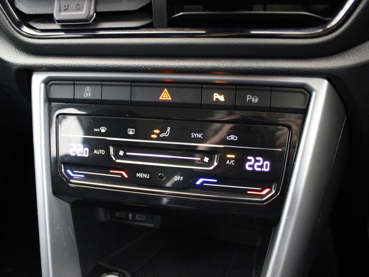 Used Volkswagen T-Roc 2022 for sale - 77374371: Photo 24