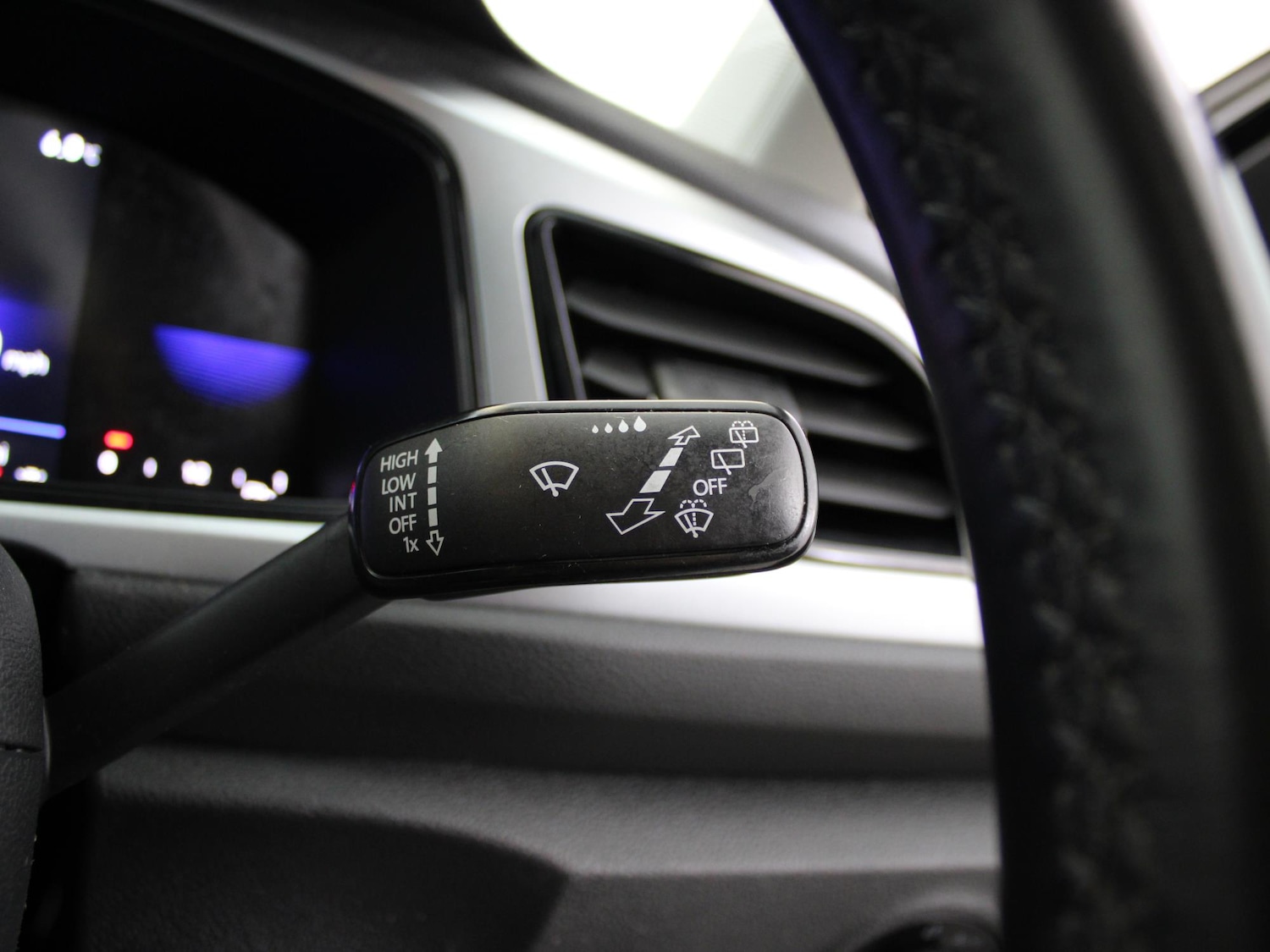 Used Volkswagen T-Roc 2022 for sale - 77374371: Photo 32