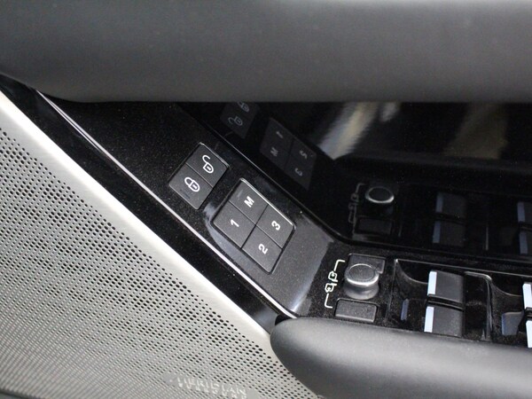 Used Land Rover Range Rover Velar 2019 for sale - 75700988: Photo 27