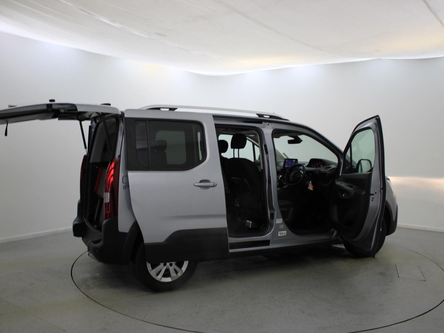 Used Peugeot Rifter 2020 for sale - 77514972: Photo 42