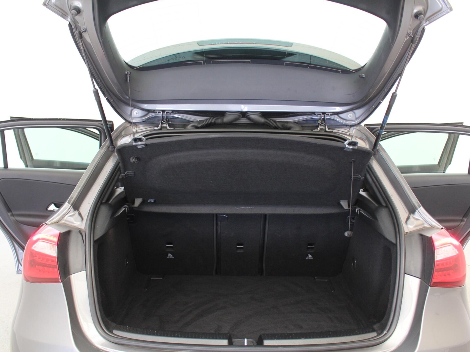 Used Mercedes-Benz A-Class 2019 for sale - 77472837: Photo 33