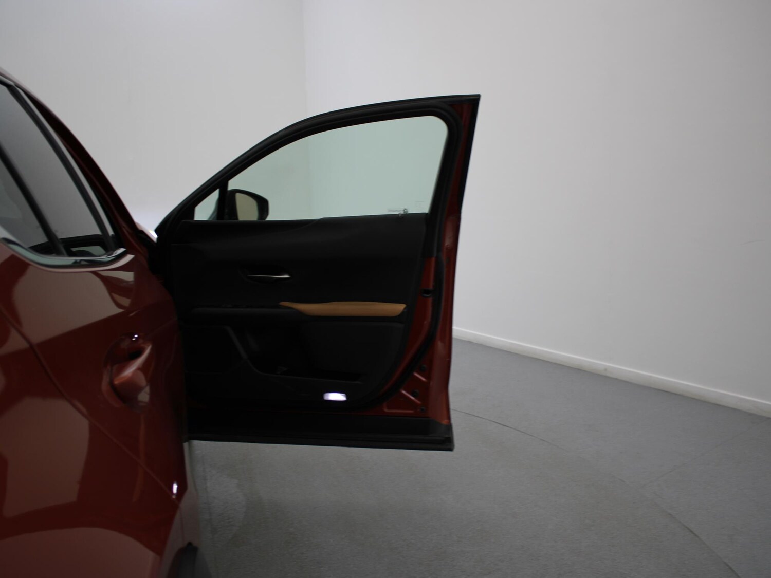 Used Lexus UX 2023 for sale - 75674105: Photo 32