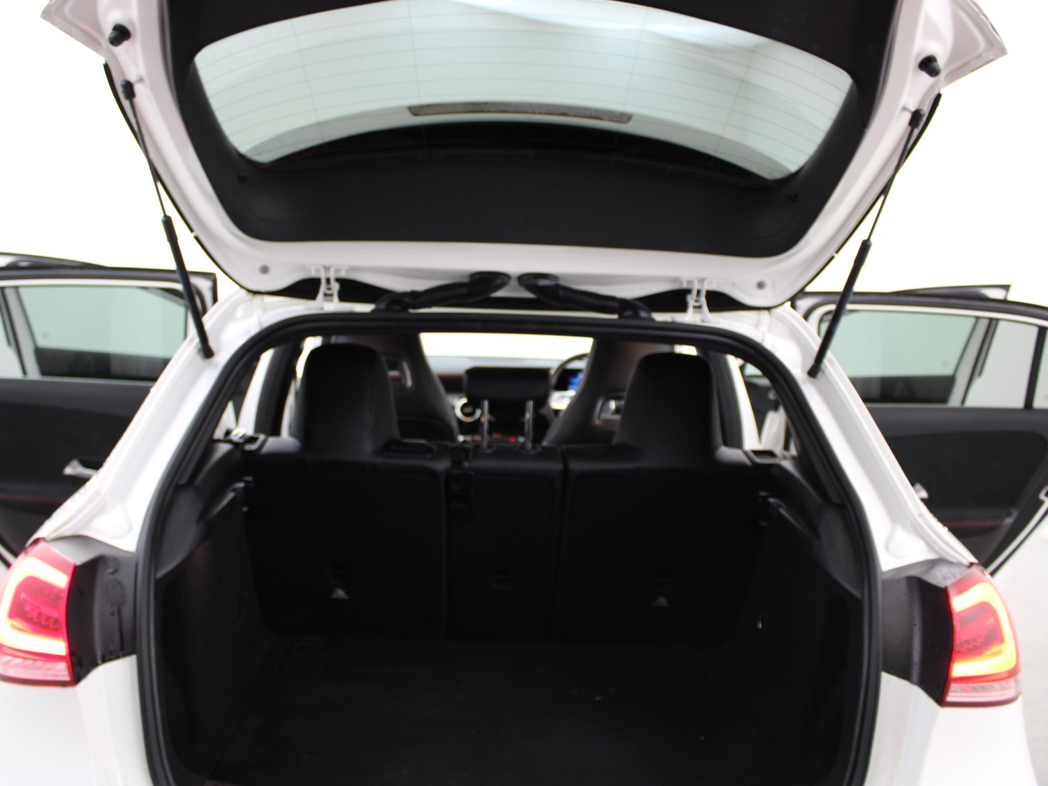 Used Mercedes-Benz A-Class 2019 for sale - 77943851: Photo 34