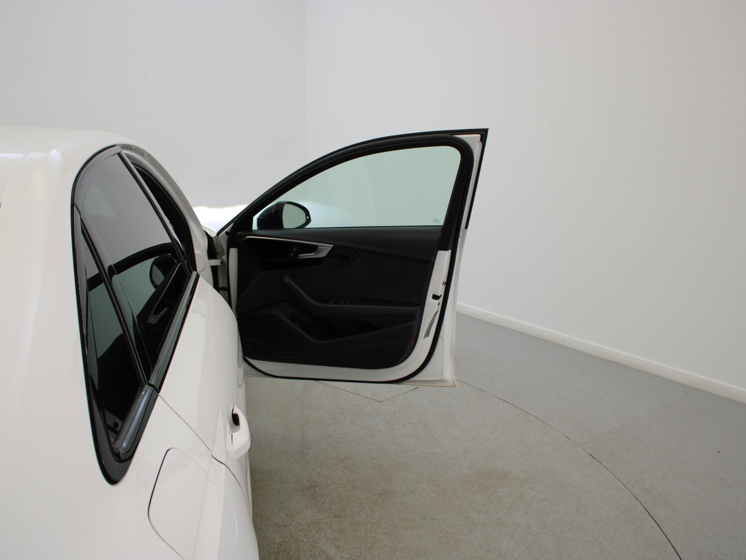 Used Audi A4 2021 for sale - 77500745: Photo 33