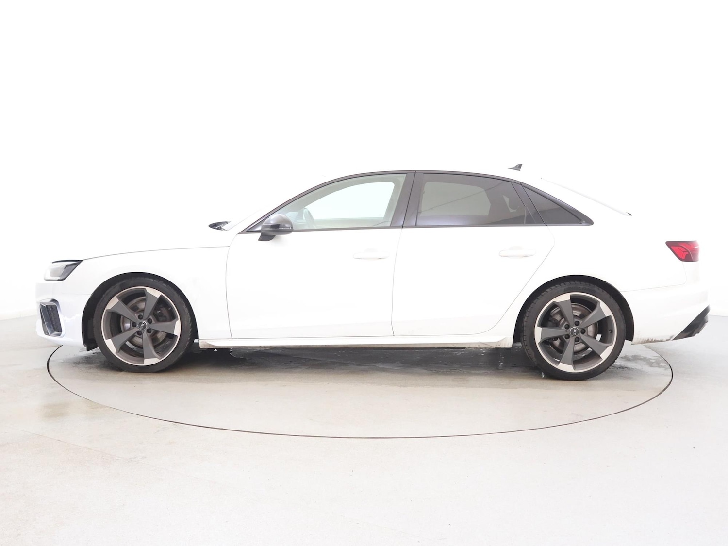 Used Audi A4 2021 for sale - 77500745: Photo 4
