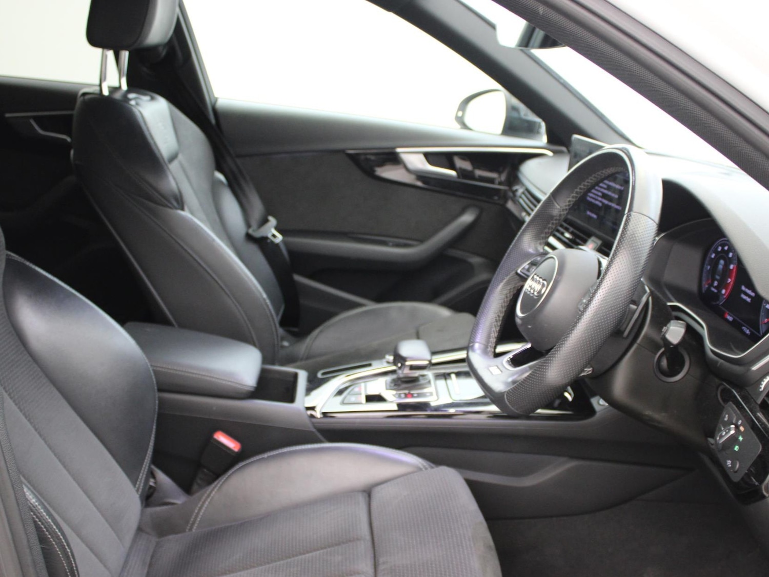 Used Audi A4 2021 for sale - 77500745: Photo 9