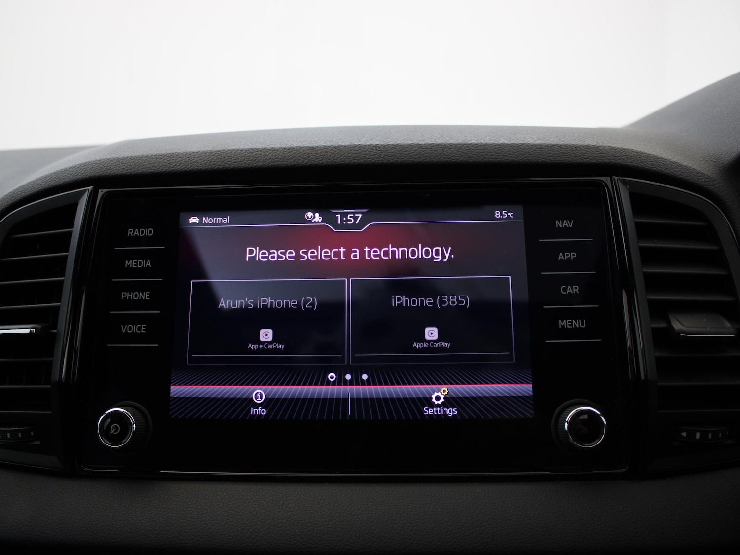 Used Skoda Karoq 2020 for sale - 77240077: Photo 23