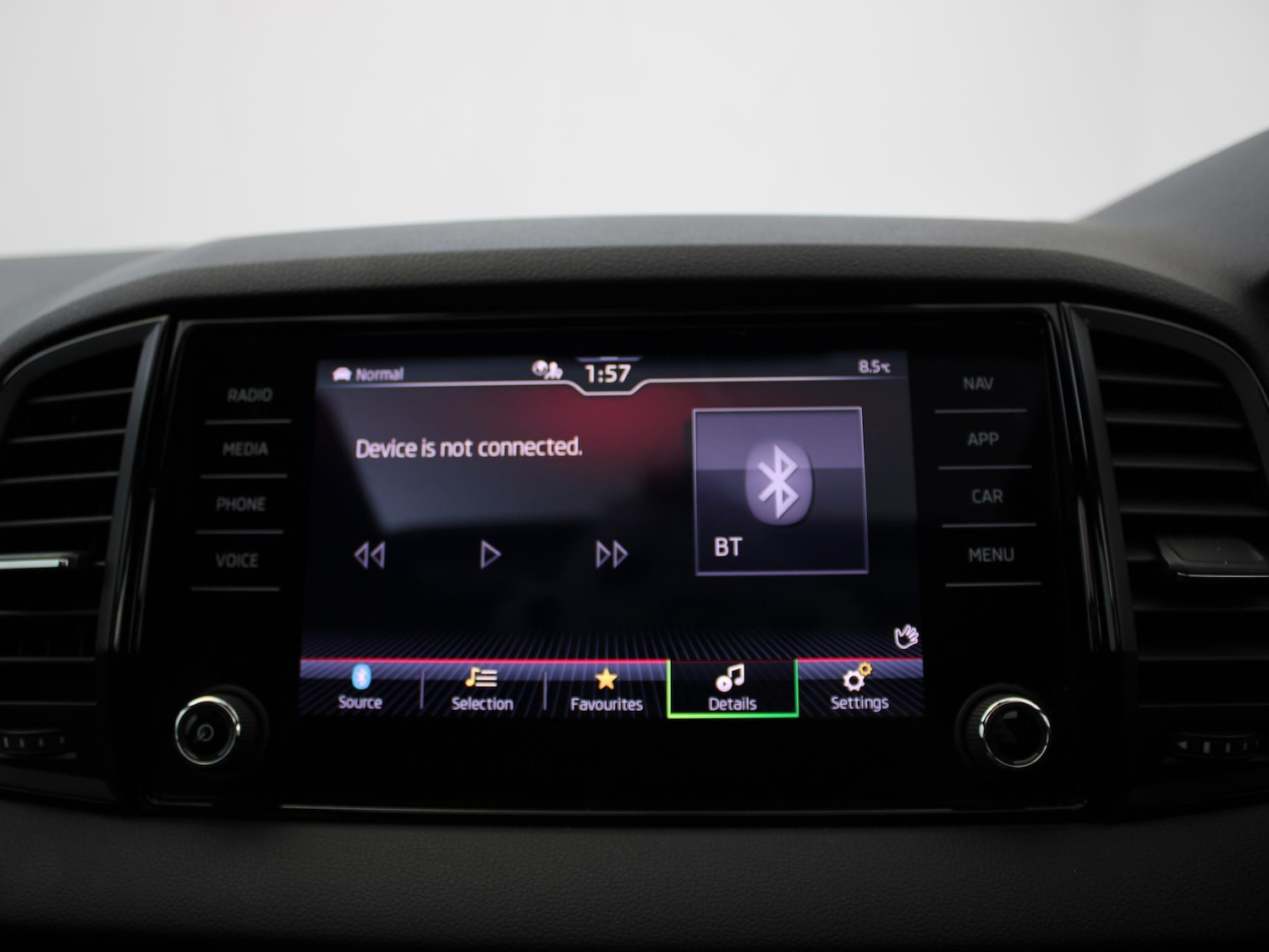 Used Skoda Karoq 2020 for sale - 77240077: Photo 25