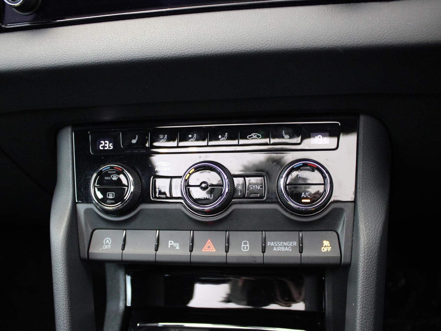 Used Skoda Karoq 2020 for sale - 77240077: Photo 31