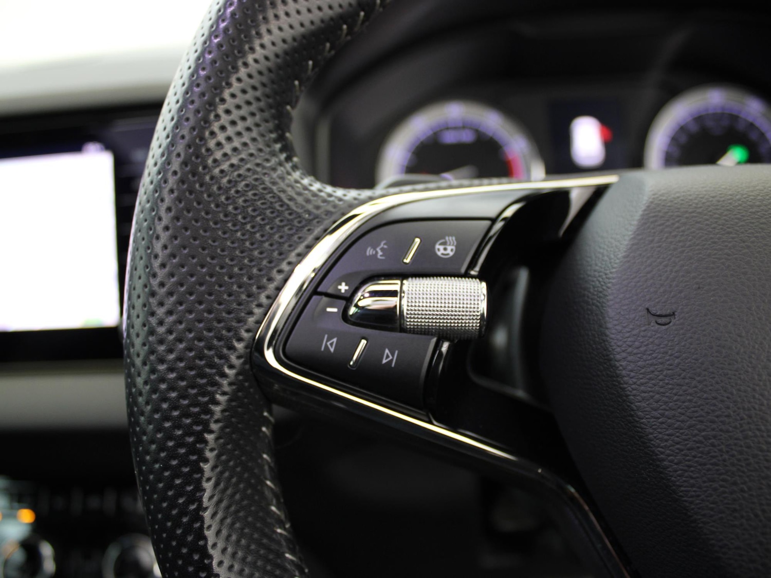 Used Skoda Karoq 2020 for sale - 77240077: Photo 36