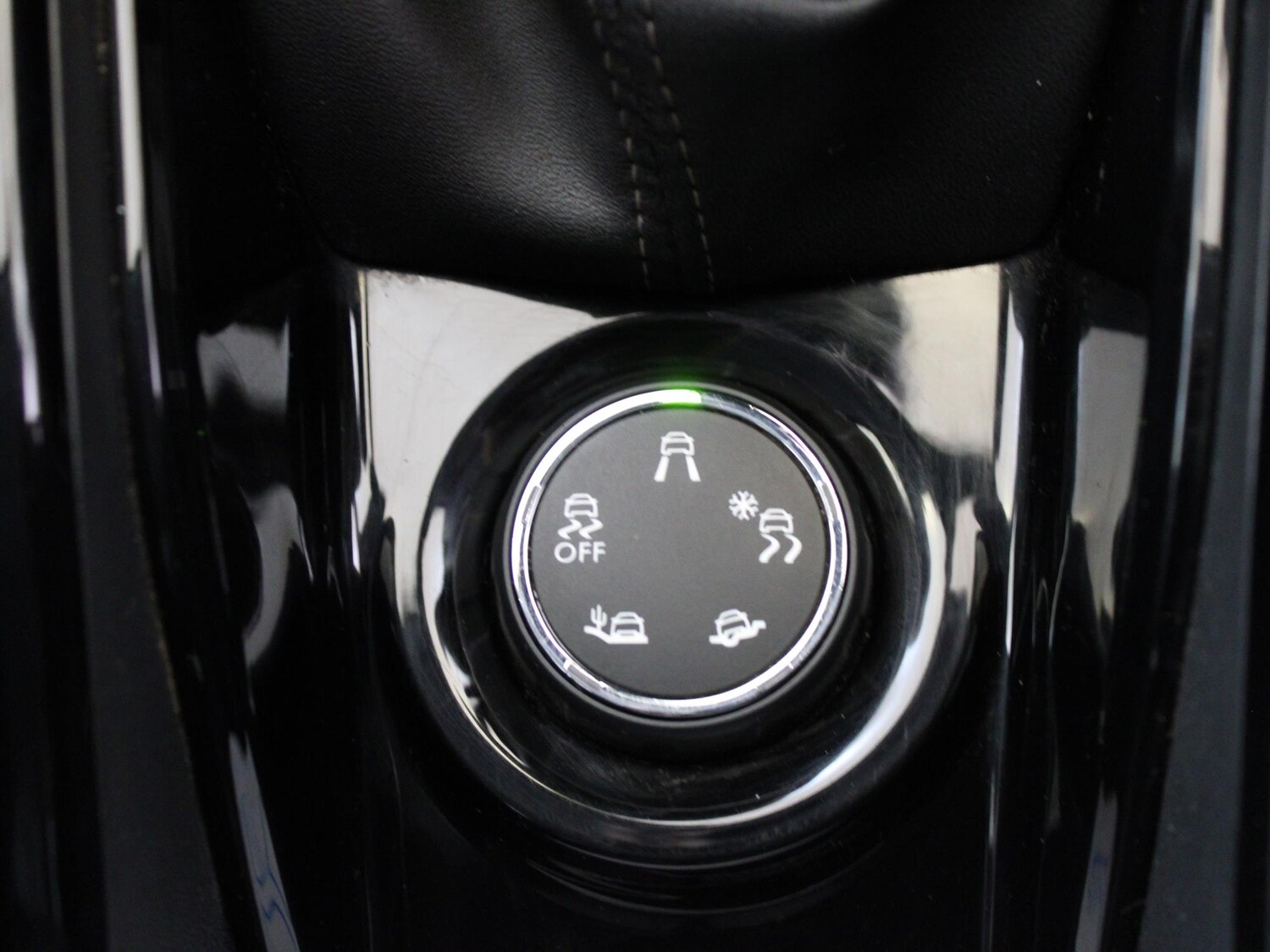 Used Peugeot 2008 2016 for sale - 77348470: Photo 25