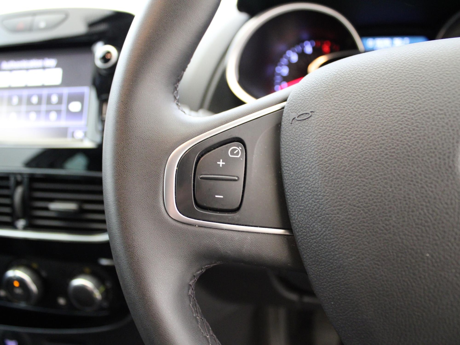 Used Renault Clio 2019 for sale - 77294479: Photo 25